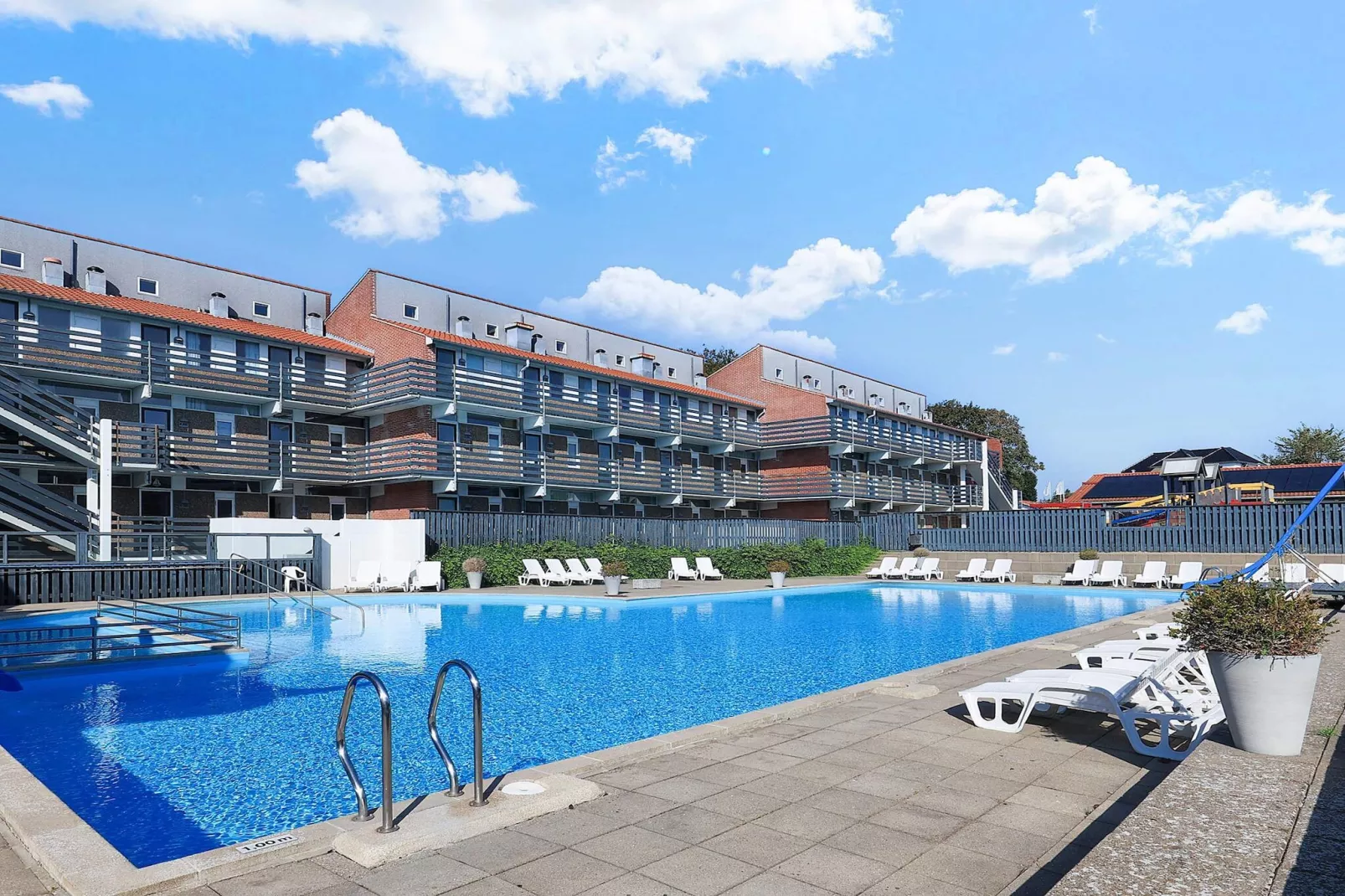 2½ room, 1 st floor-Pool