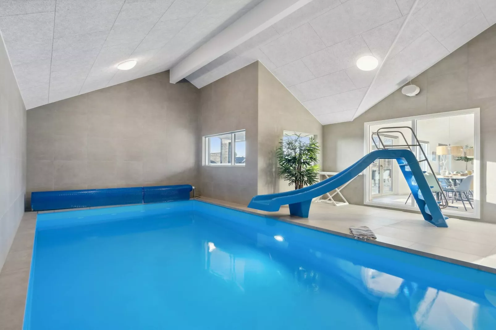 5 Sterne Ferienhaus in Vejers Strand-Schwimmbad