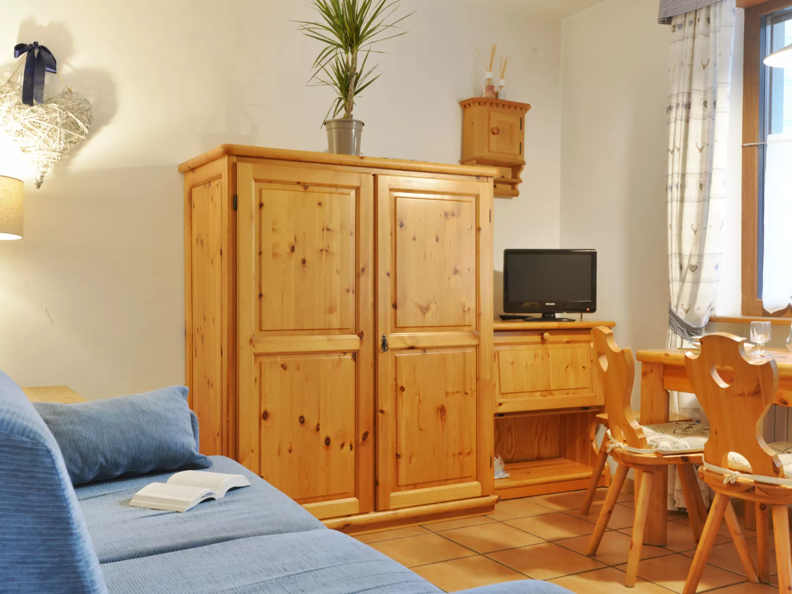 Apt 1-Inside