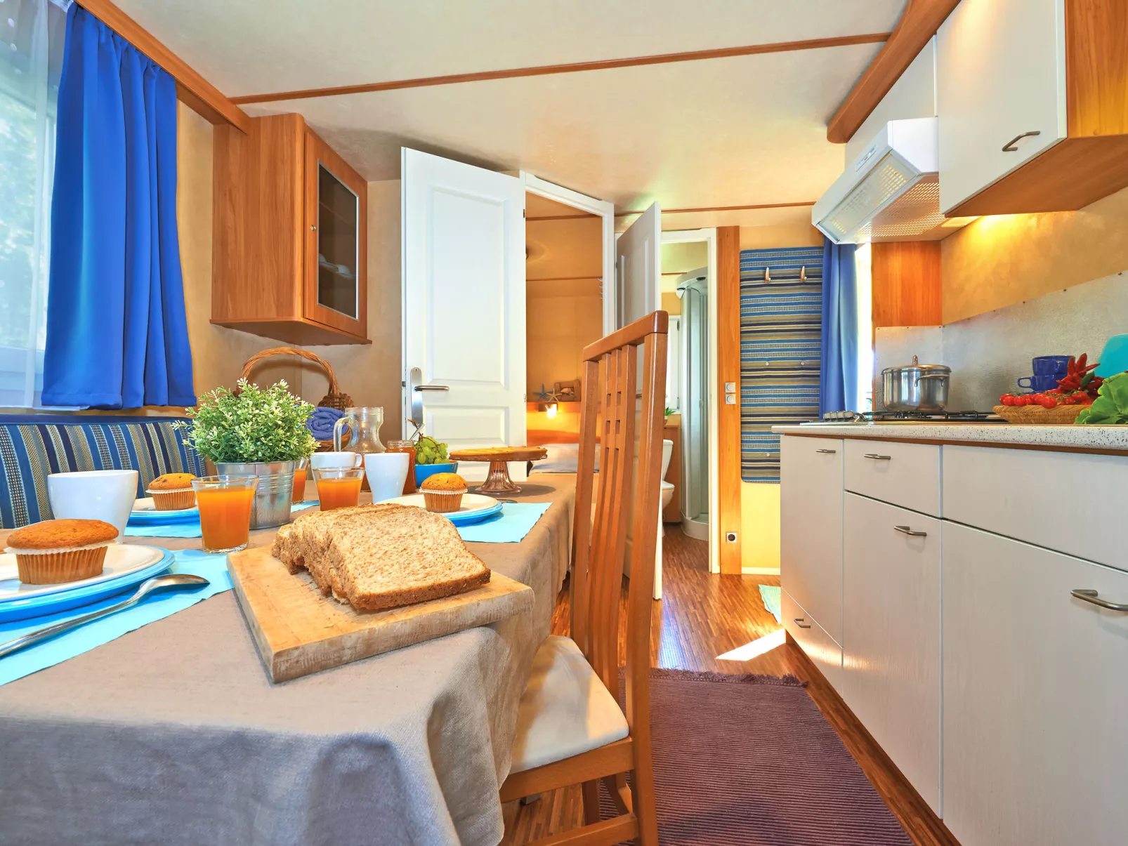 Maxi Caravan Escale-Inside