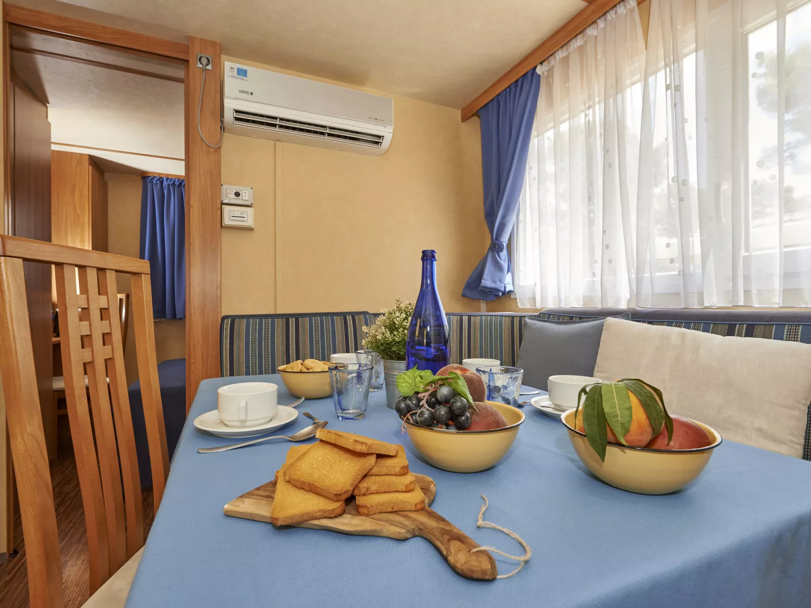 Maxi Caravan Escale-Inside
