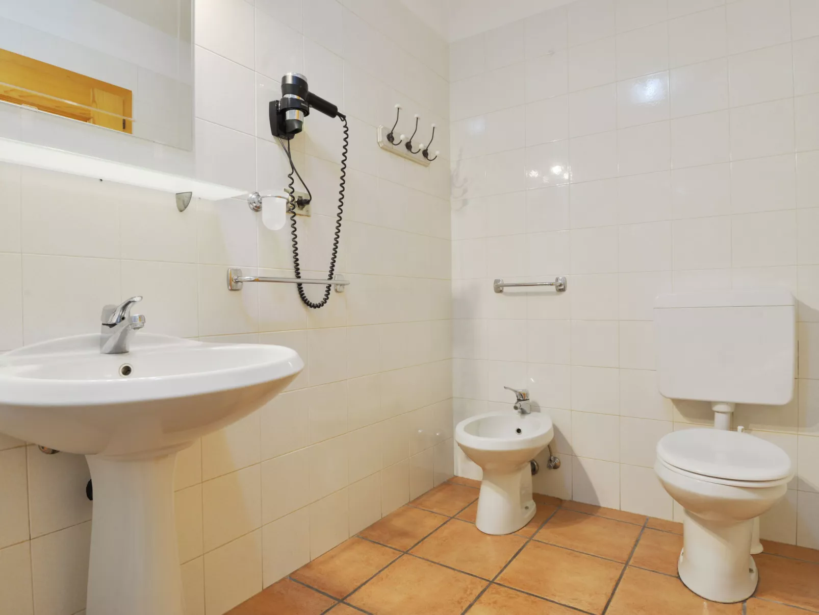 Apt 1-Inside