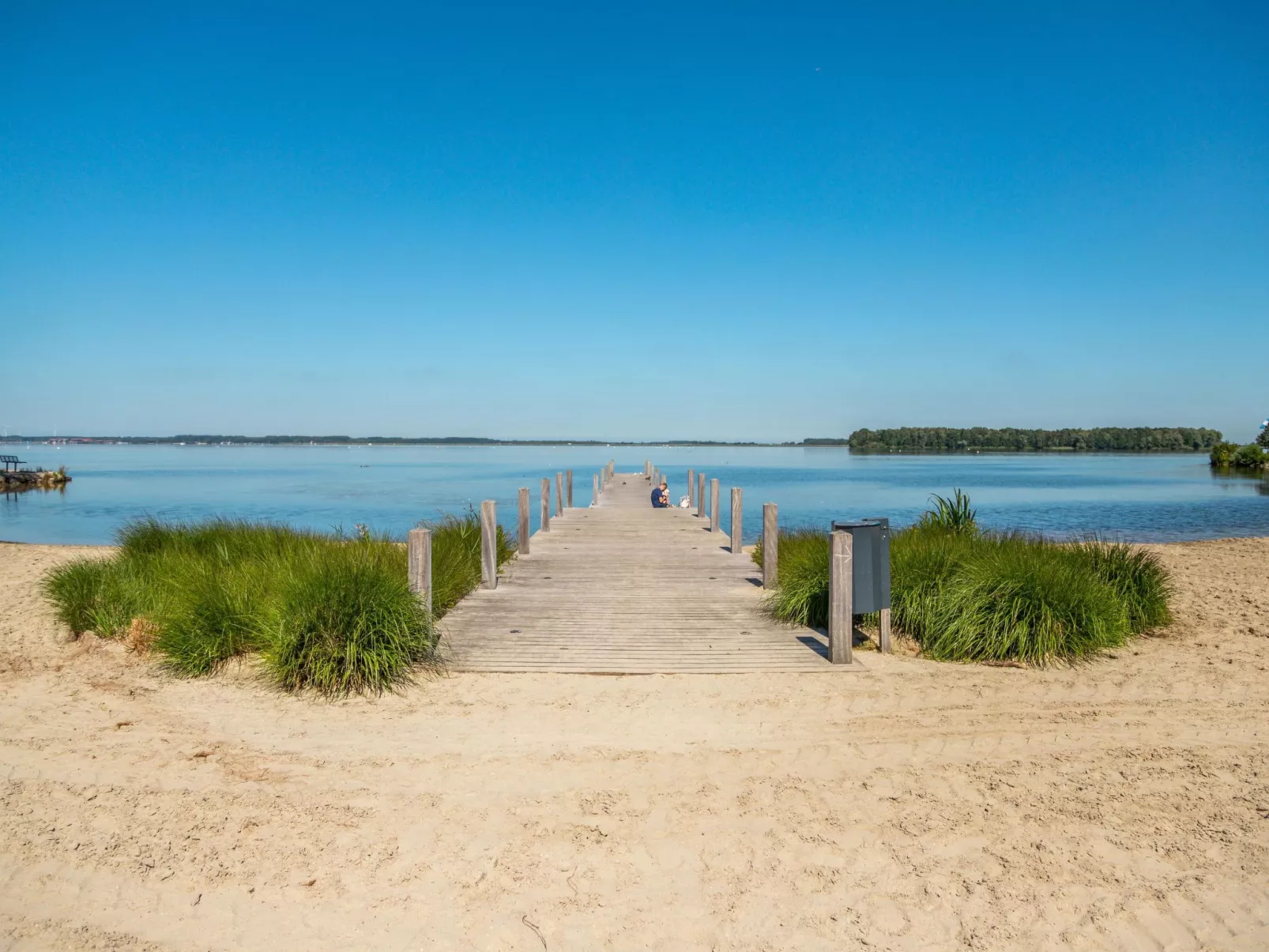 Exclusif Waterfront 4-Outside