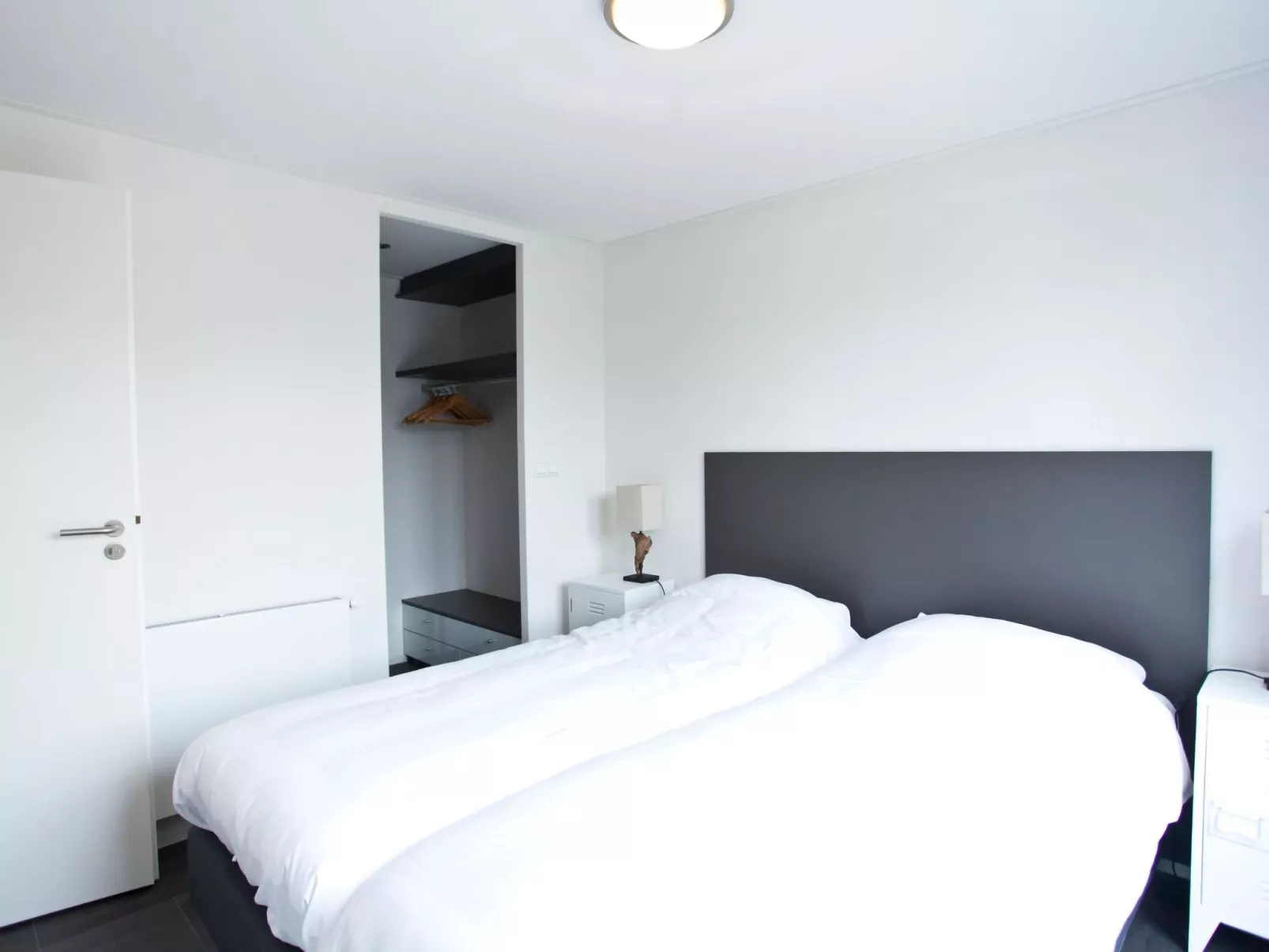 Exclusif Waterfront 4-Inside