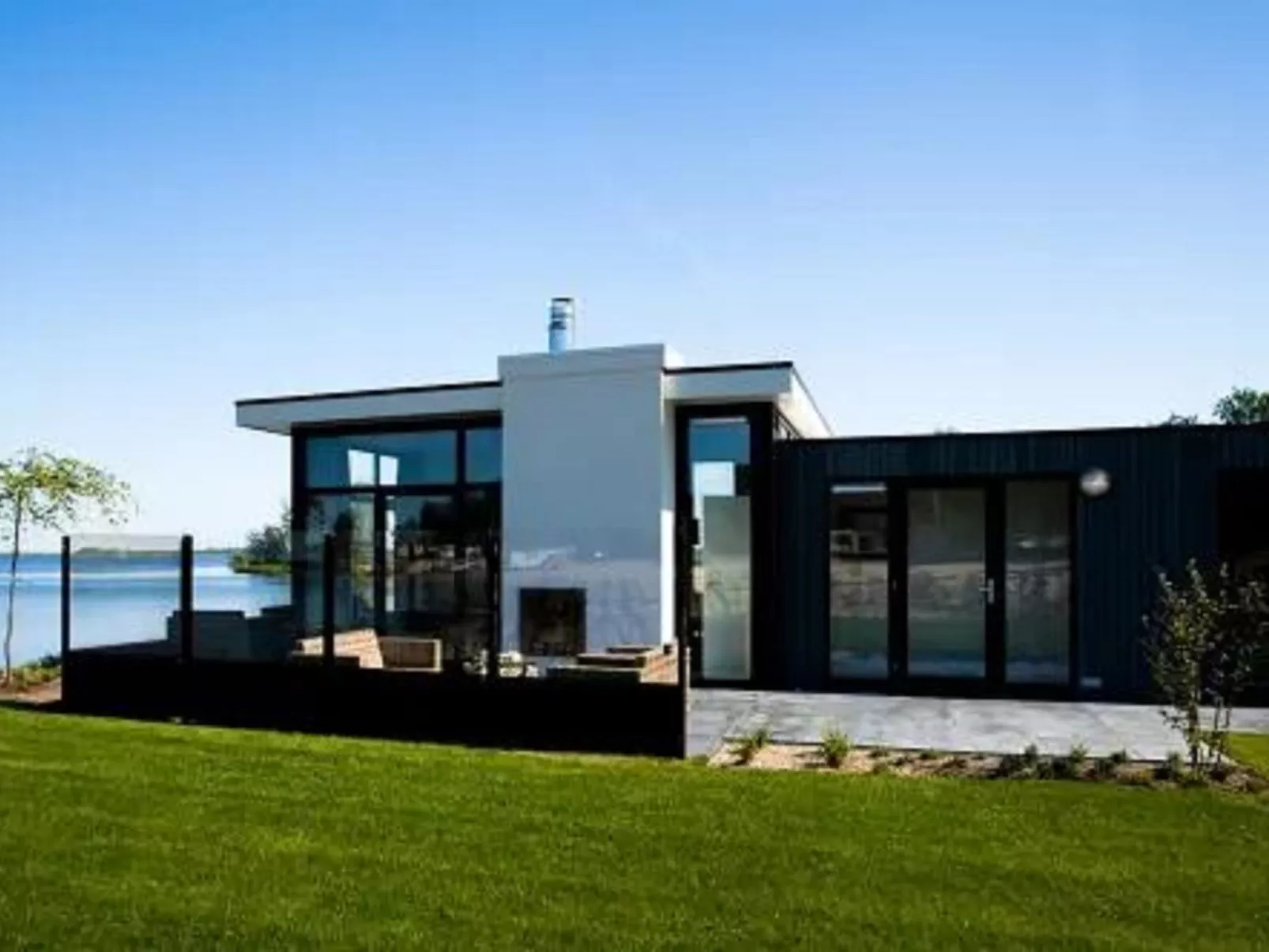 Exclusif Waterfront 4-Outside