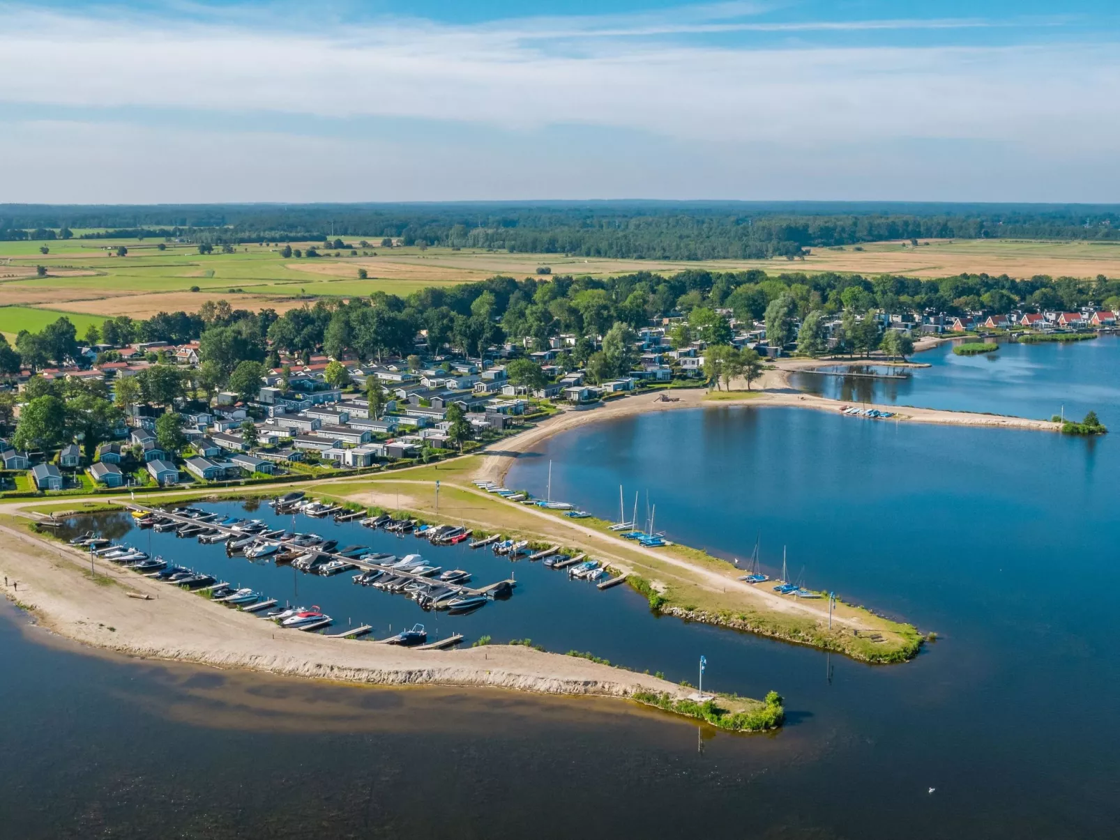 Exclusif Waterfront 4-Outside