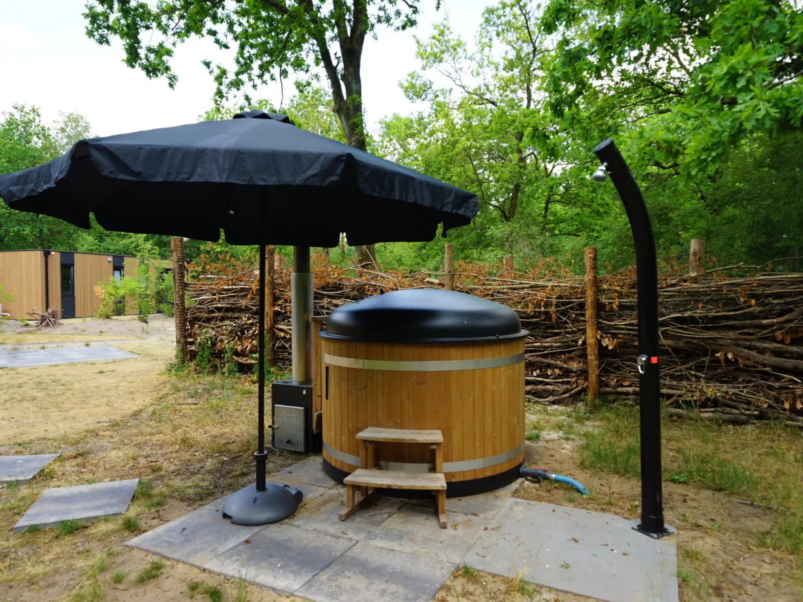 Cube Hottub 6-Outside