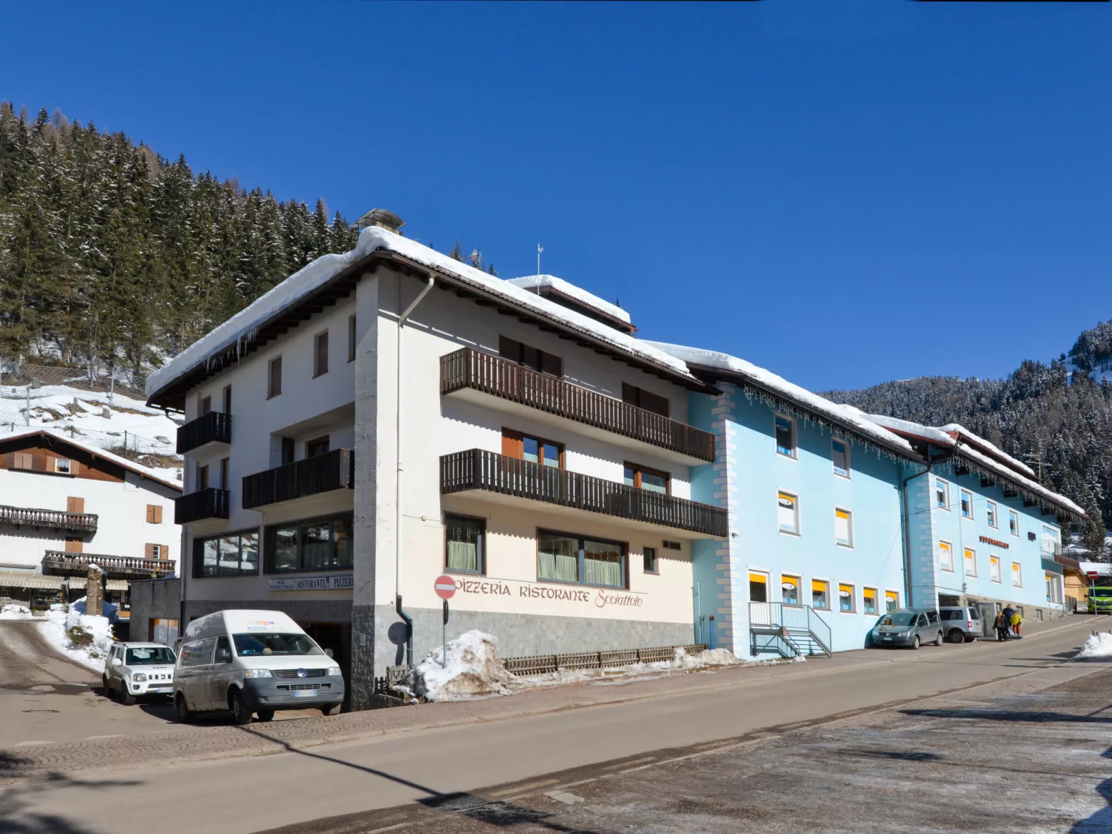 Apt 1-Outside