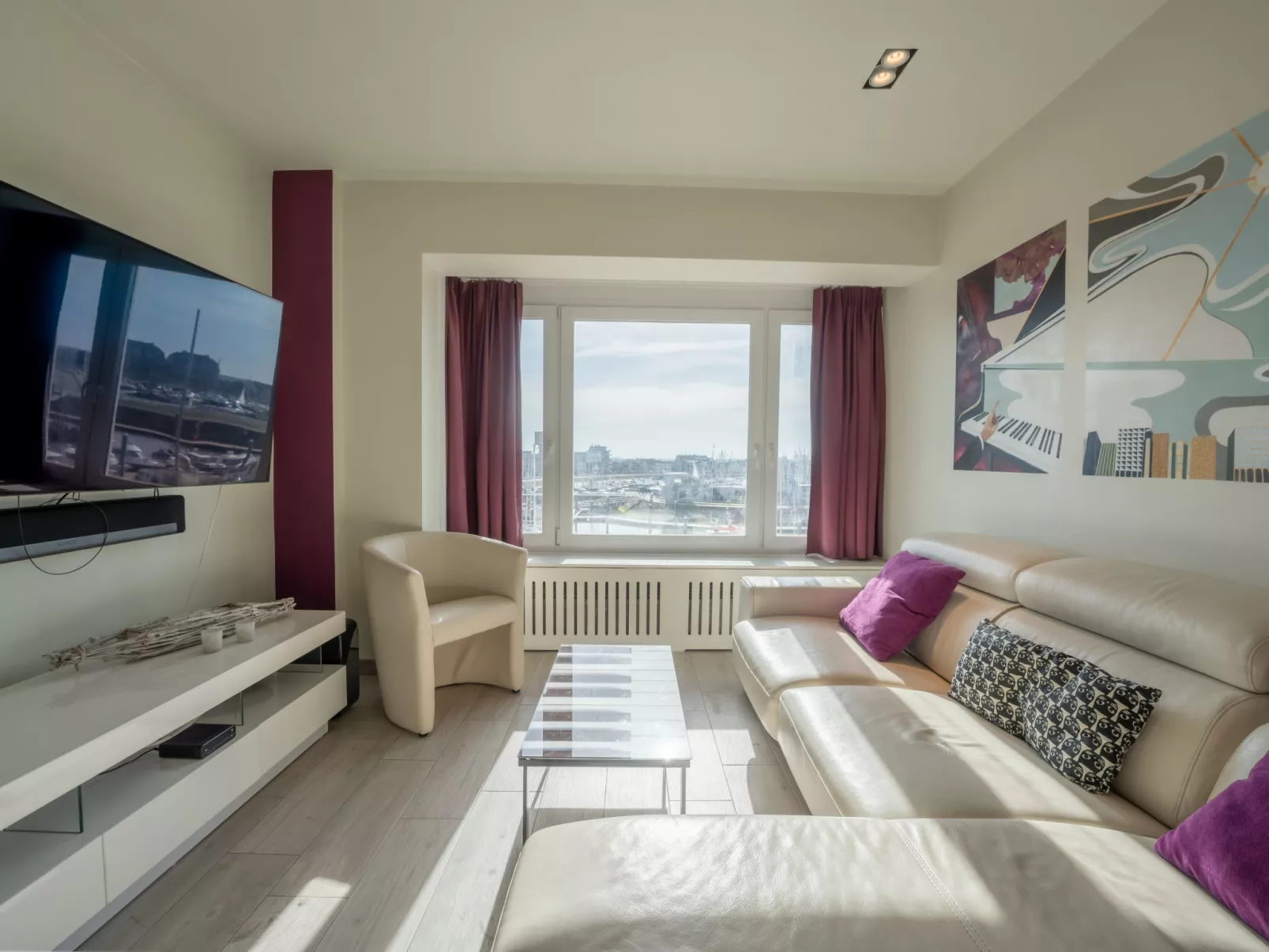 Bella II with harbour view-Inside