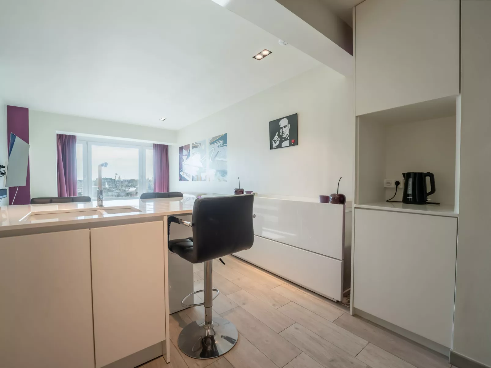 Bella II with harbour view-Inside