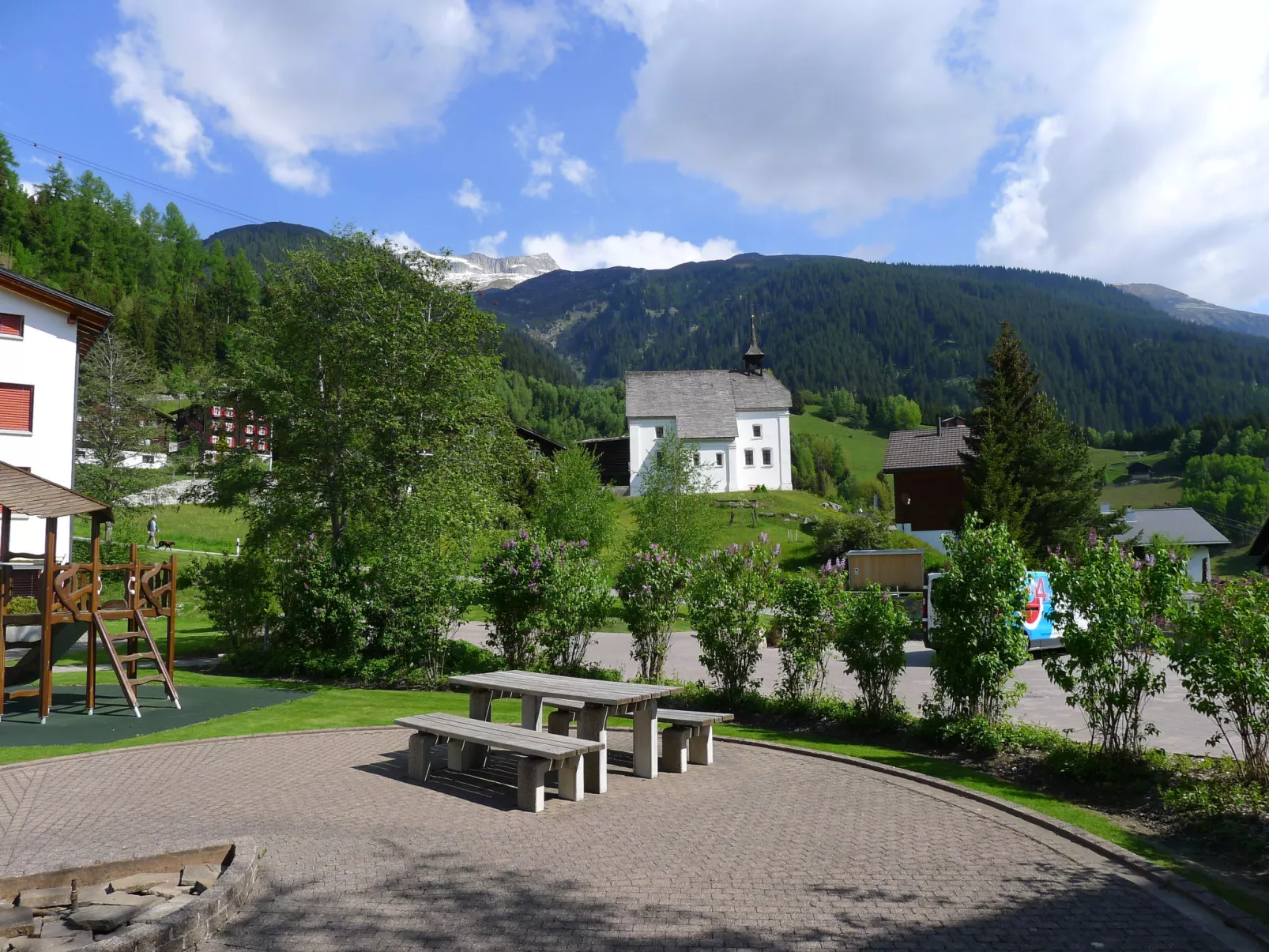 Apt D 031-Draußen