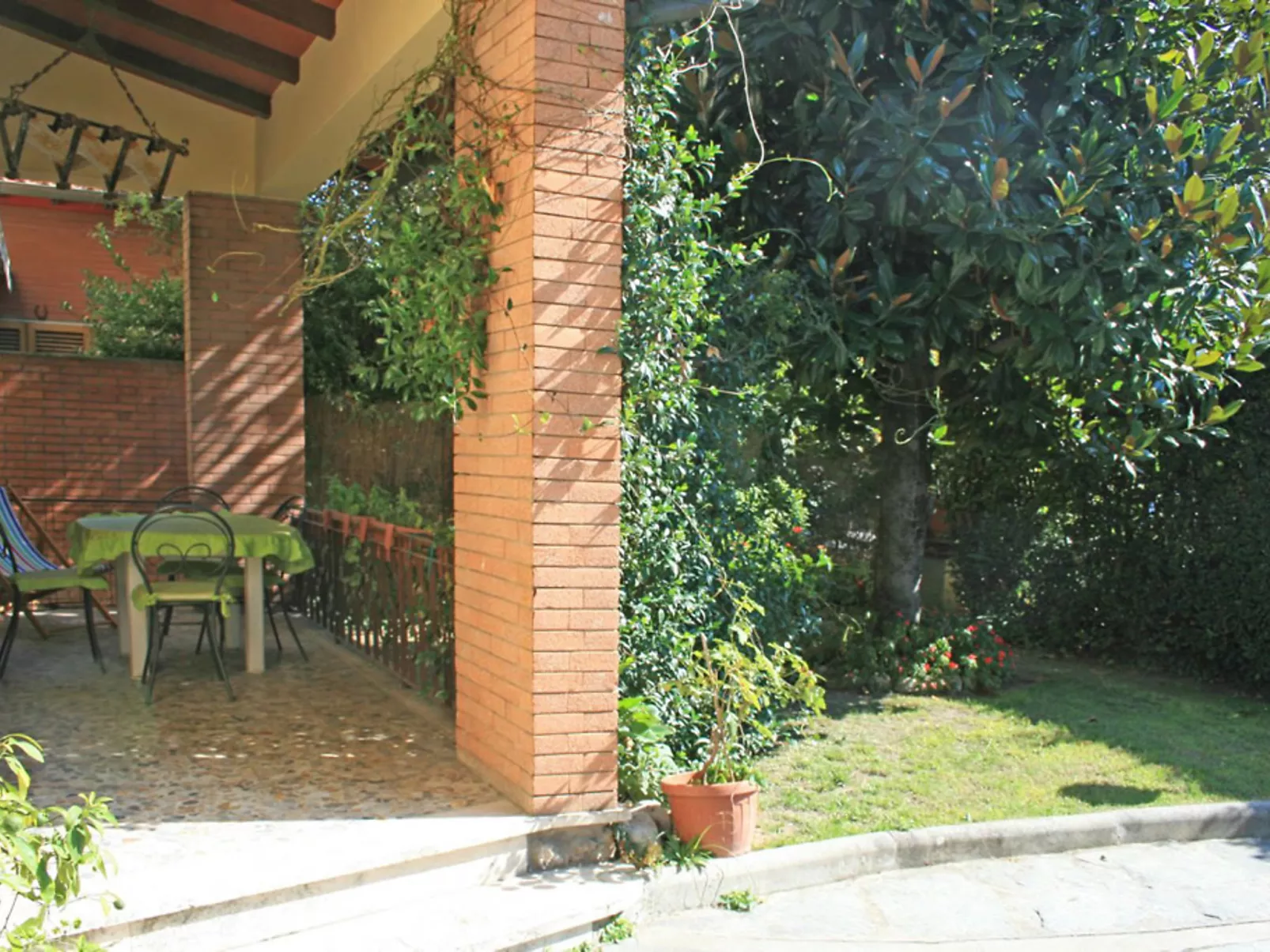 Patrizia-Outside