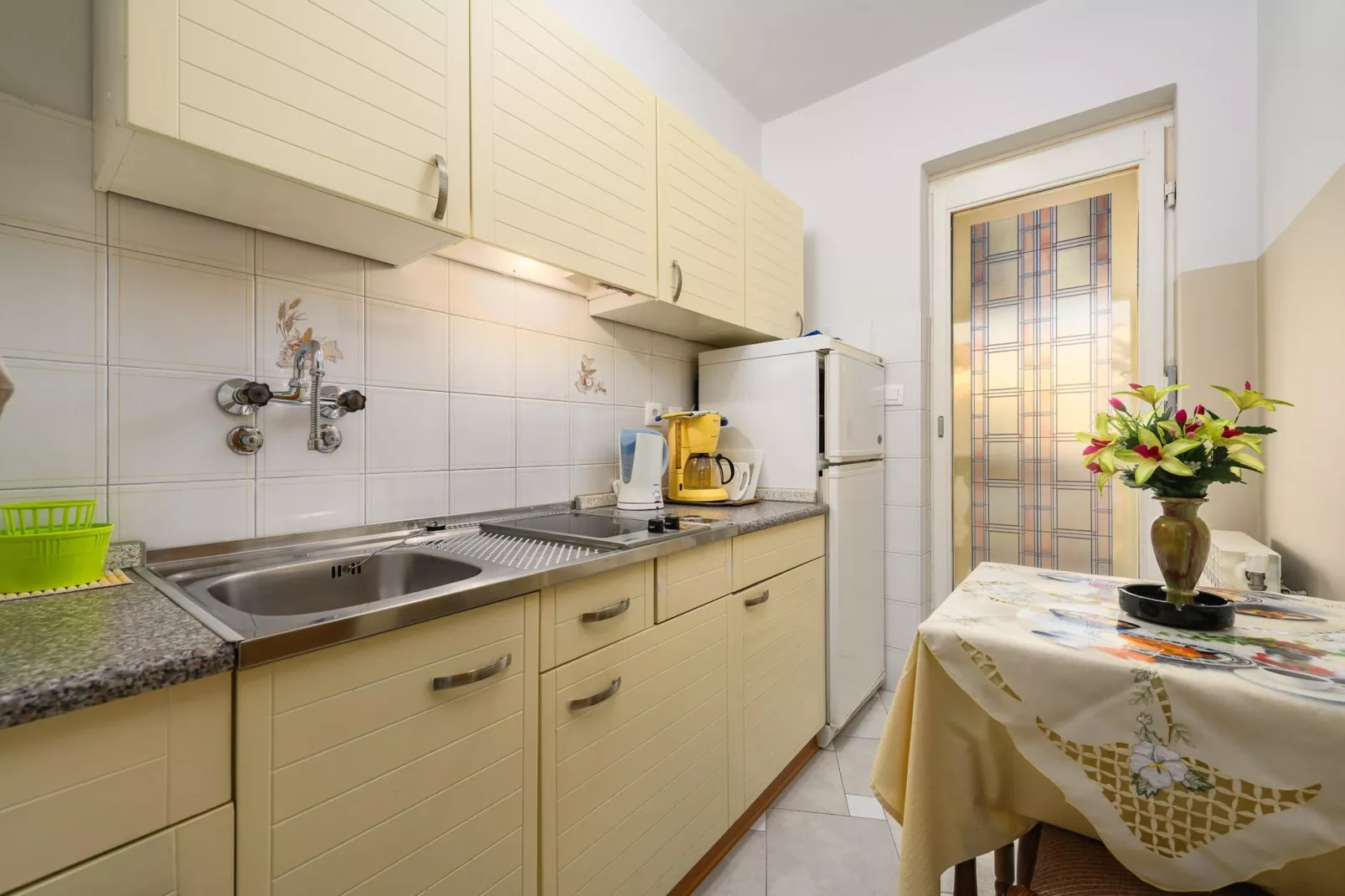 Apartment Alma IIG-Kitchen
