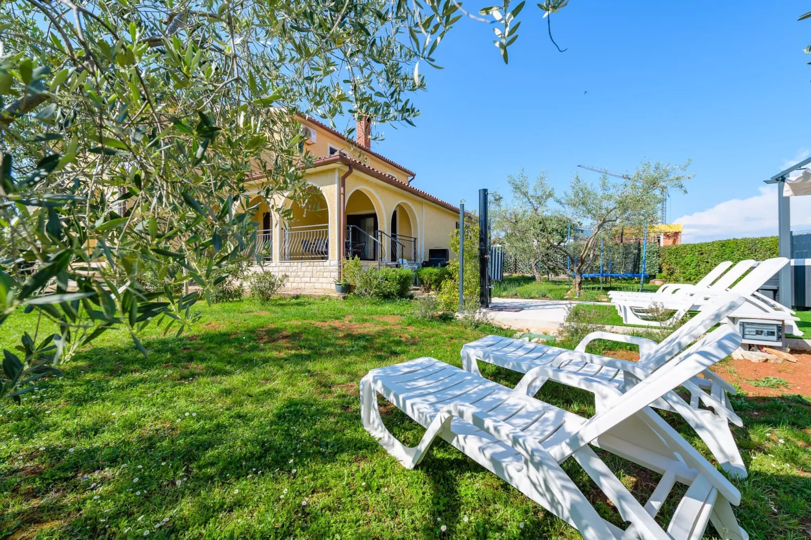 Apartment Josipa with Whirpool in Porec-Gardens summer