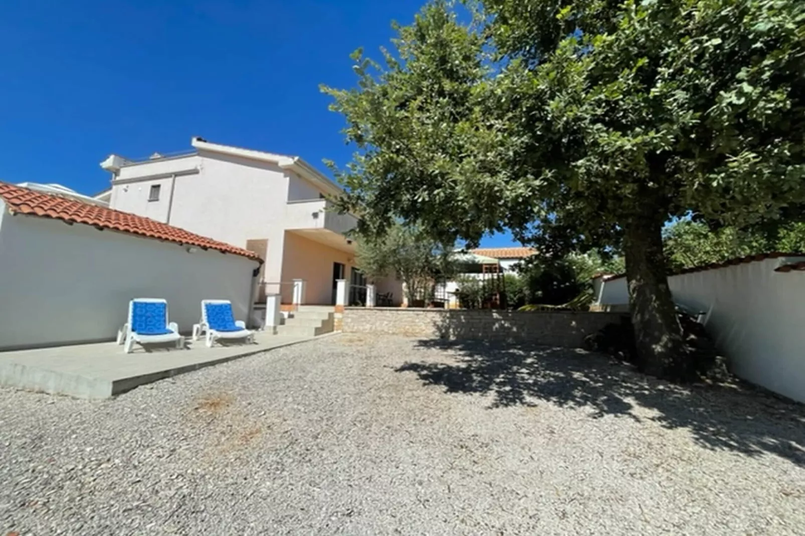 Apartment Panous 2-Facilities