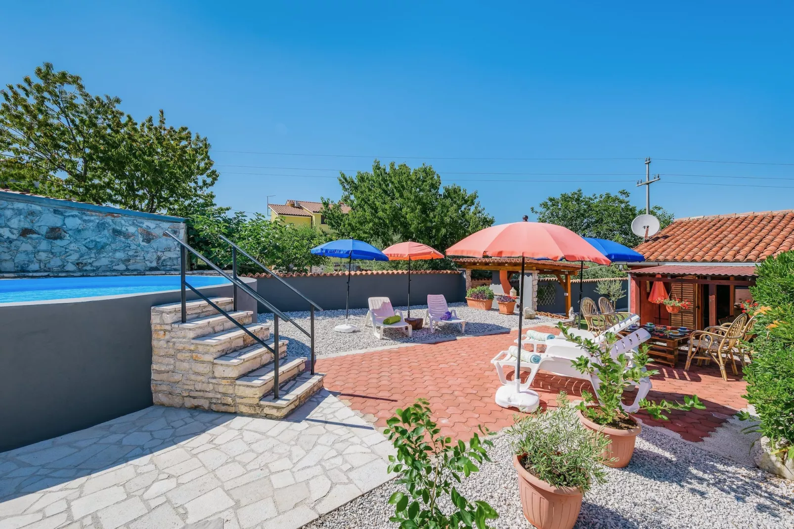Apartment Milena- Visnjan with pool-Terrace balcony