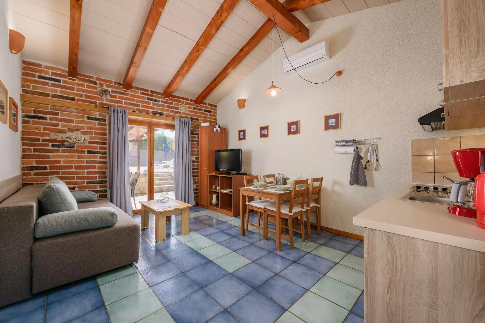 Apartment Milena- Visnjan with pool-Living room
