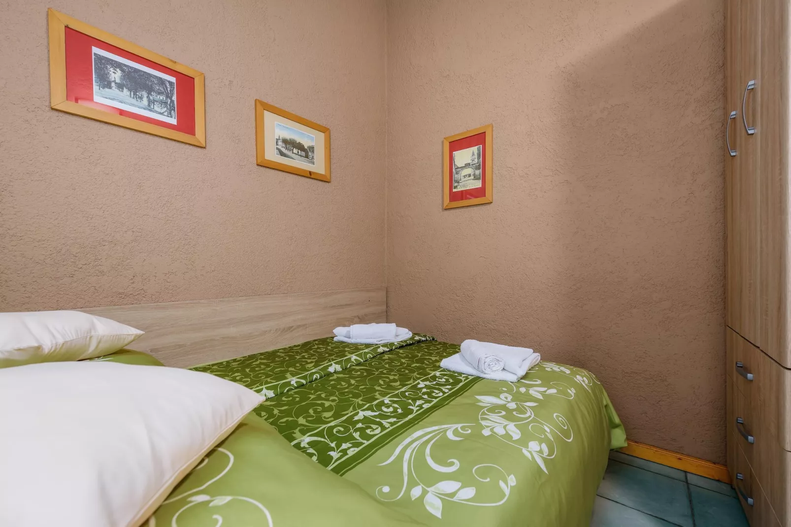 Apartment Milena- Visnjan with pool-Bedroom