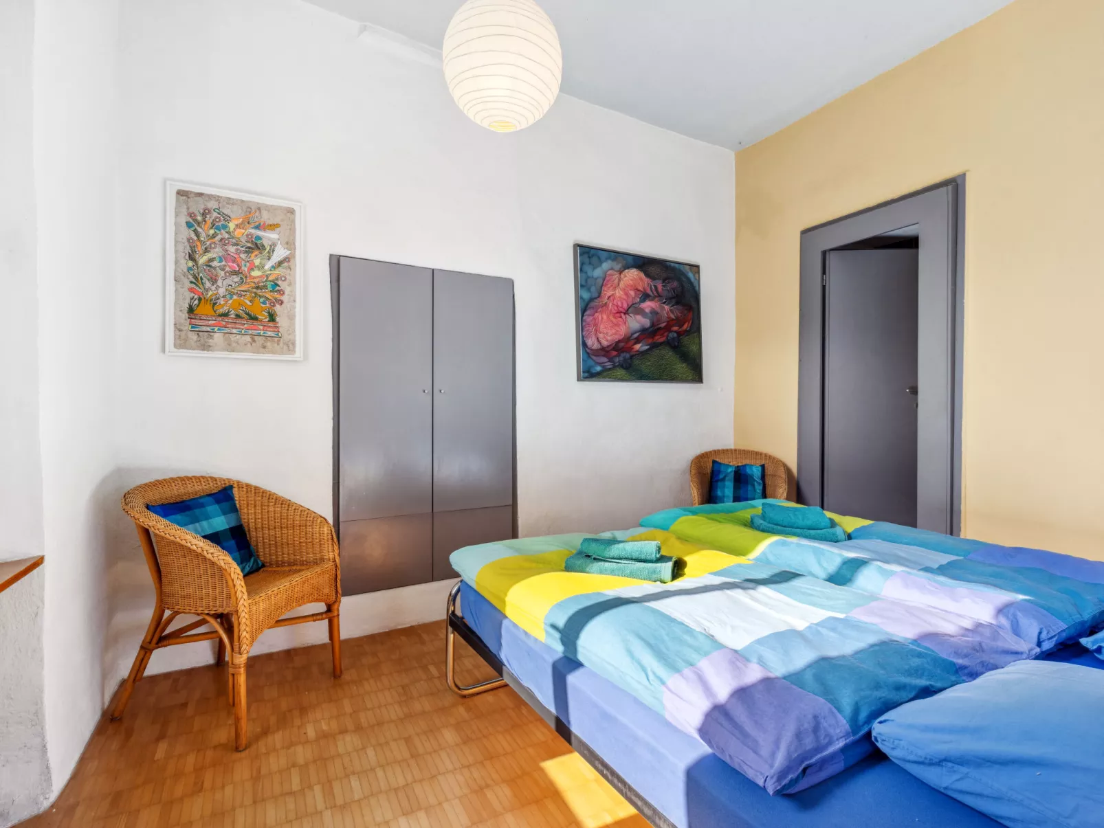 Egner- Apt.Steintisch-Inside