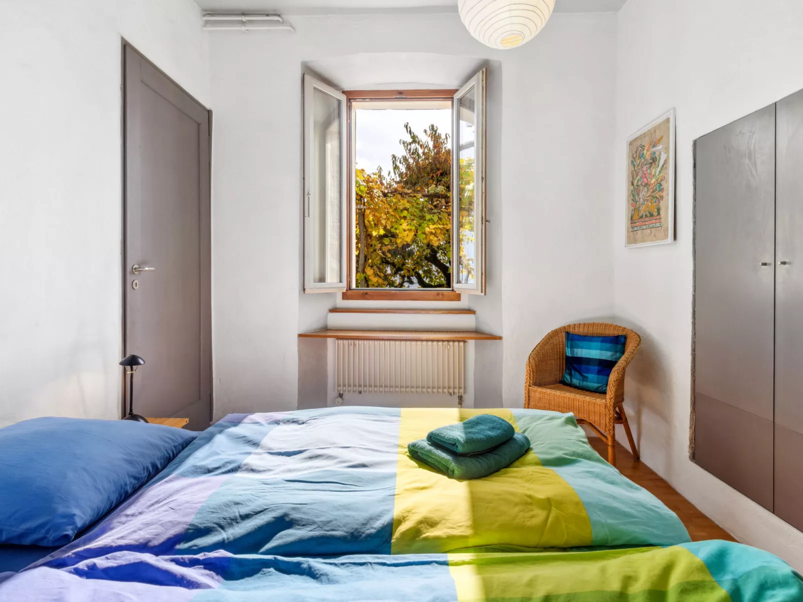 Egner- Apt.Steintisch-Inside