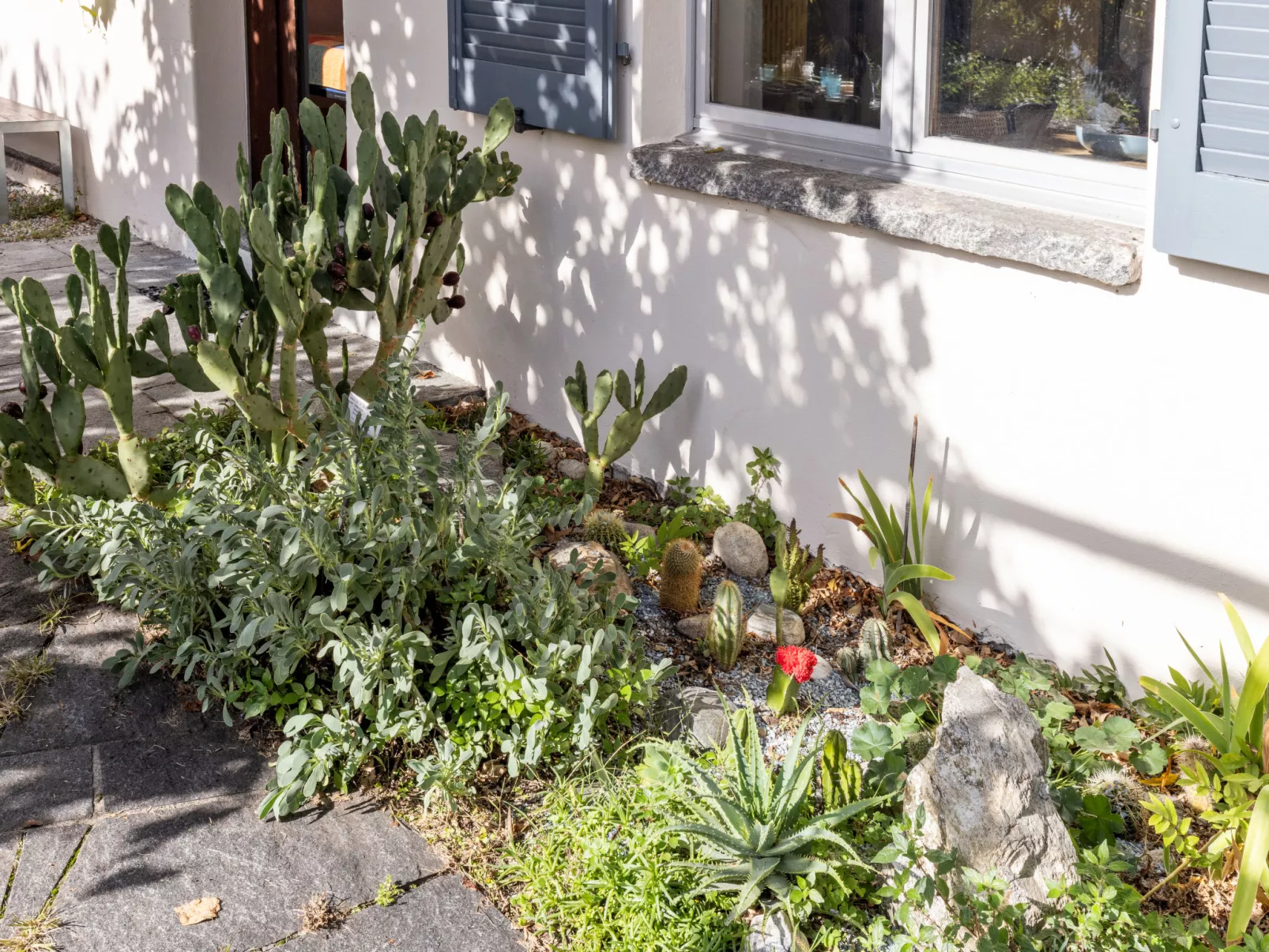 Egner- Apt.Steintisch-Outside