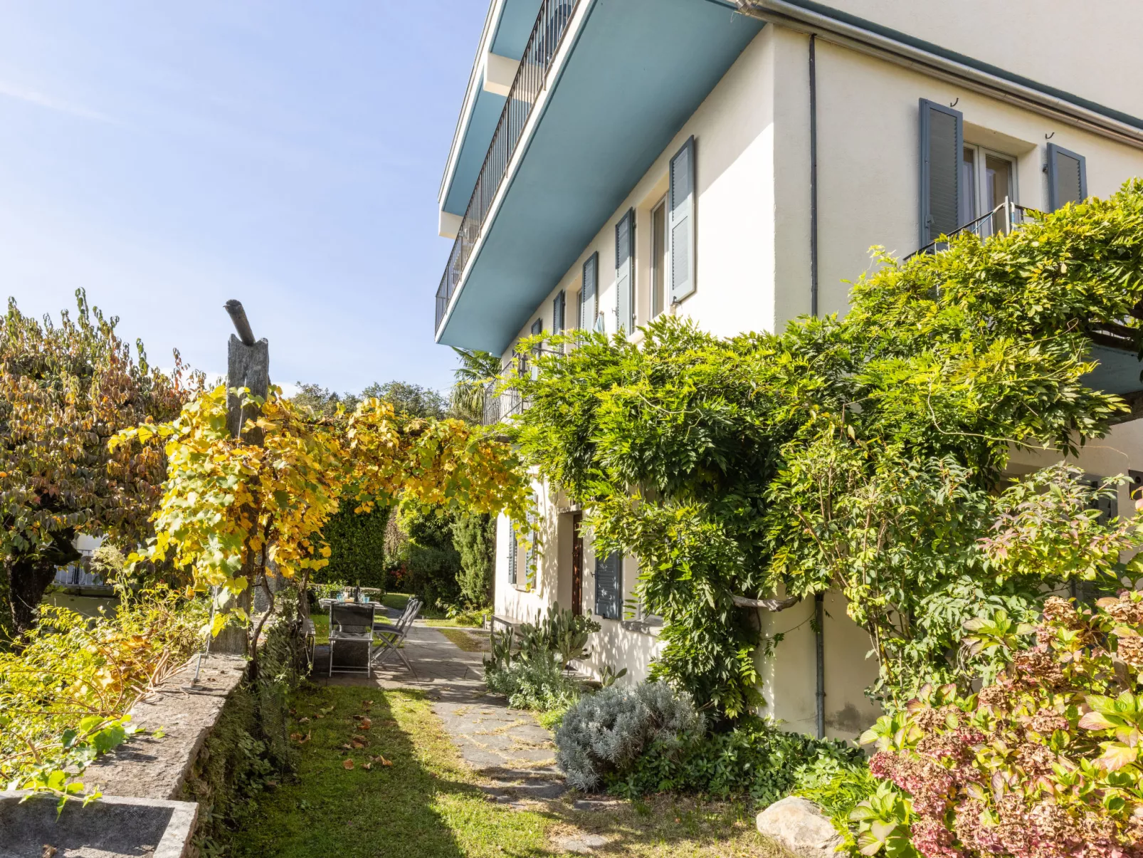Egner- Apt.Steintisch-Outside