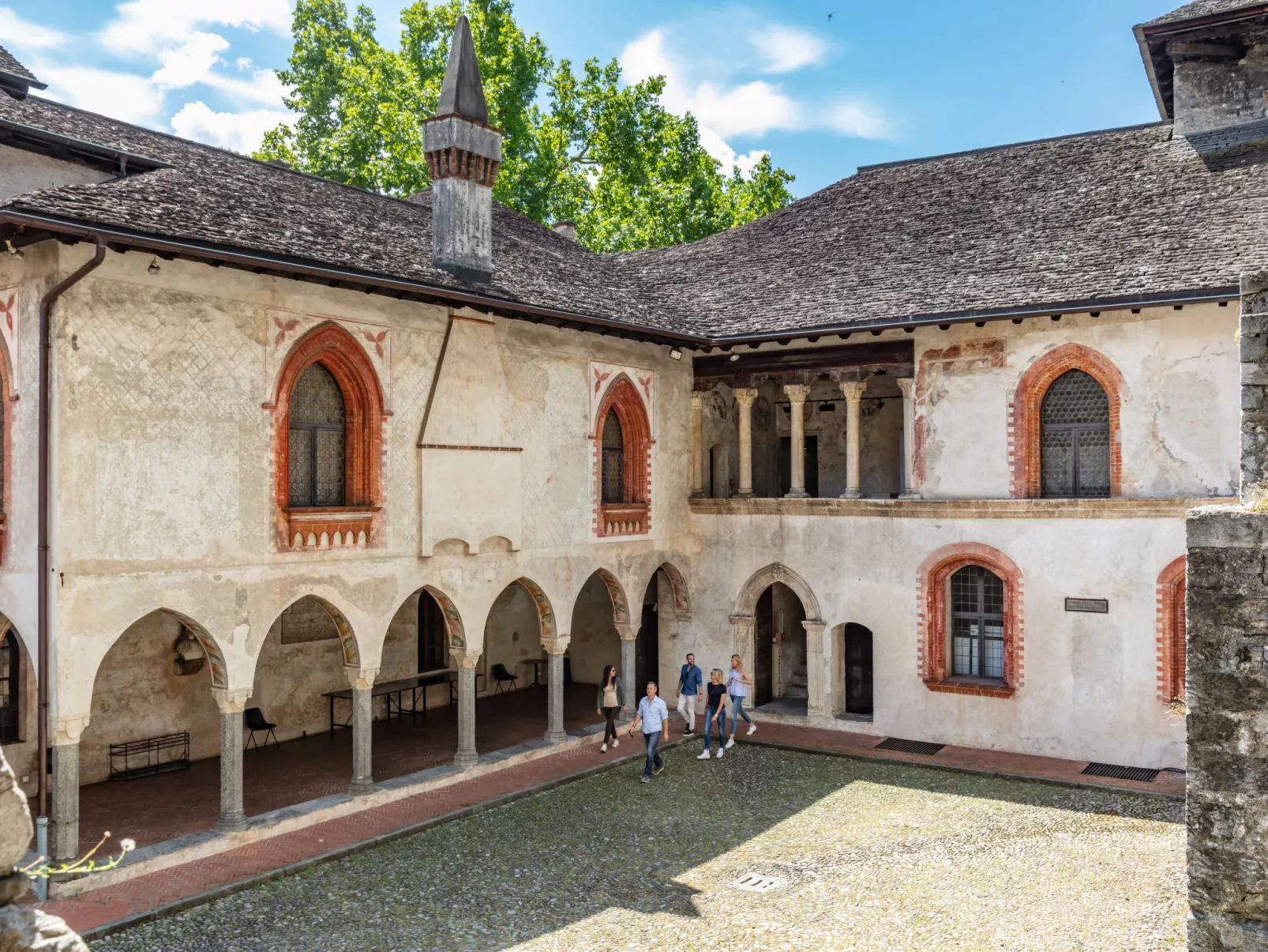 Egner- Apt.Steintisch-Area