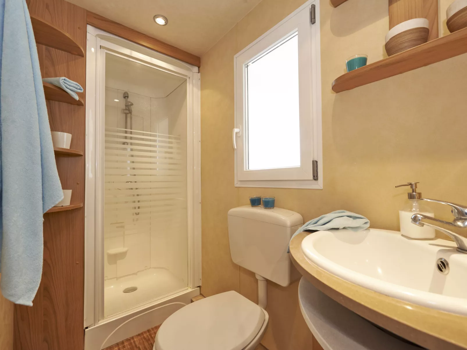 Maxi Caravan Comfort-Inside