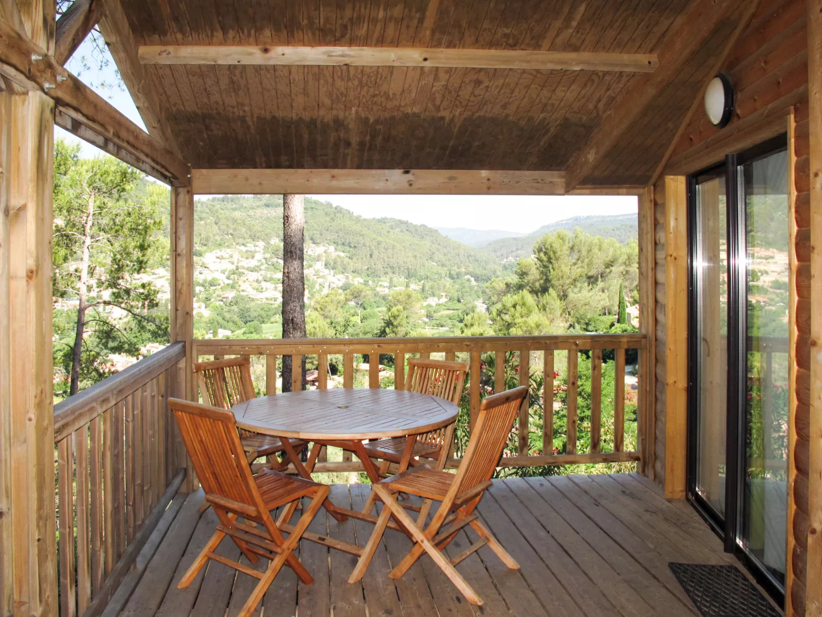 Les Cottages Varois-Outside
