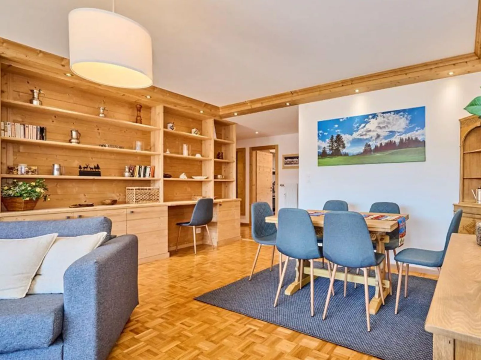 Richemont A 12-Drinnen