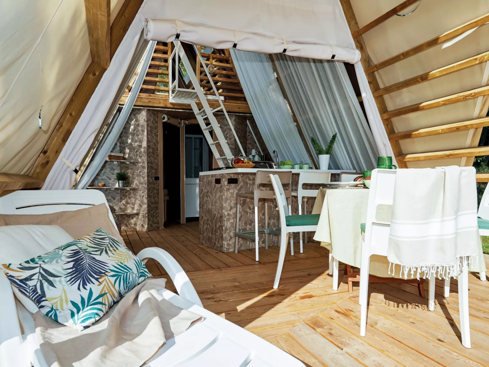 Luxury Tent-Outside