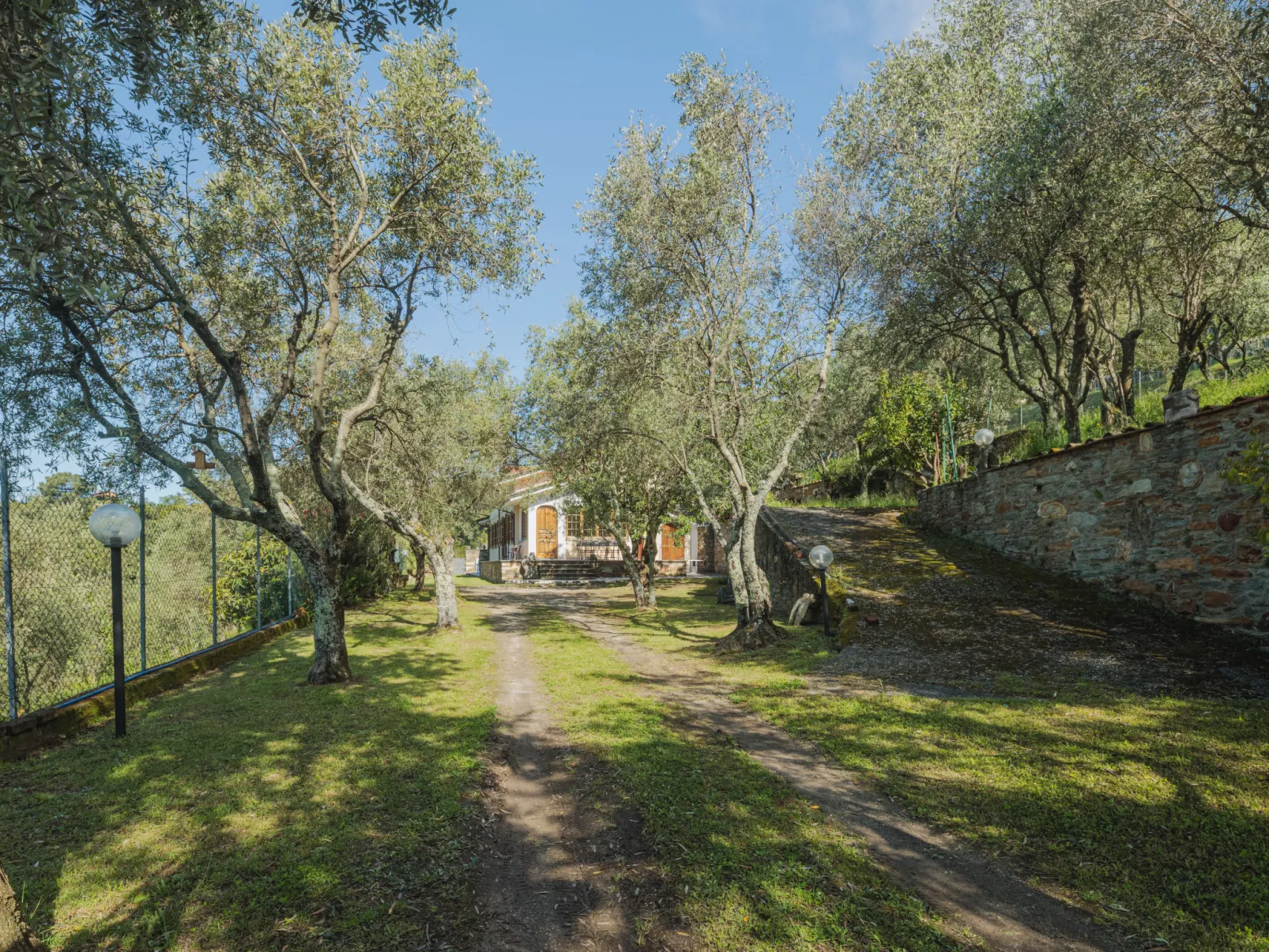 Casali-Outside