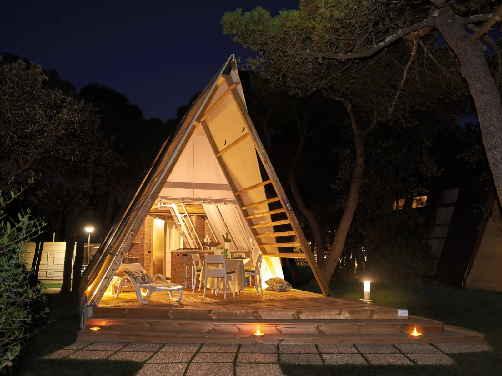 Luxury Tent-Outside