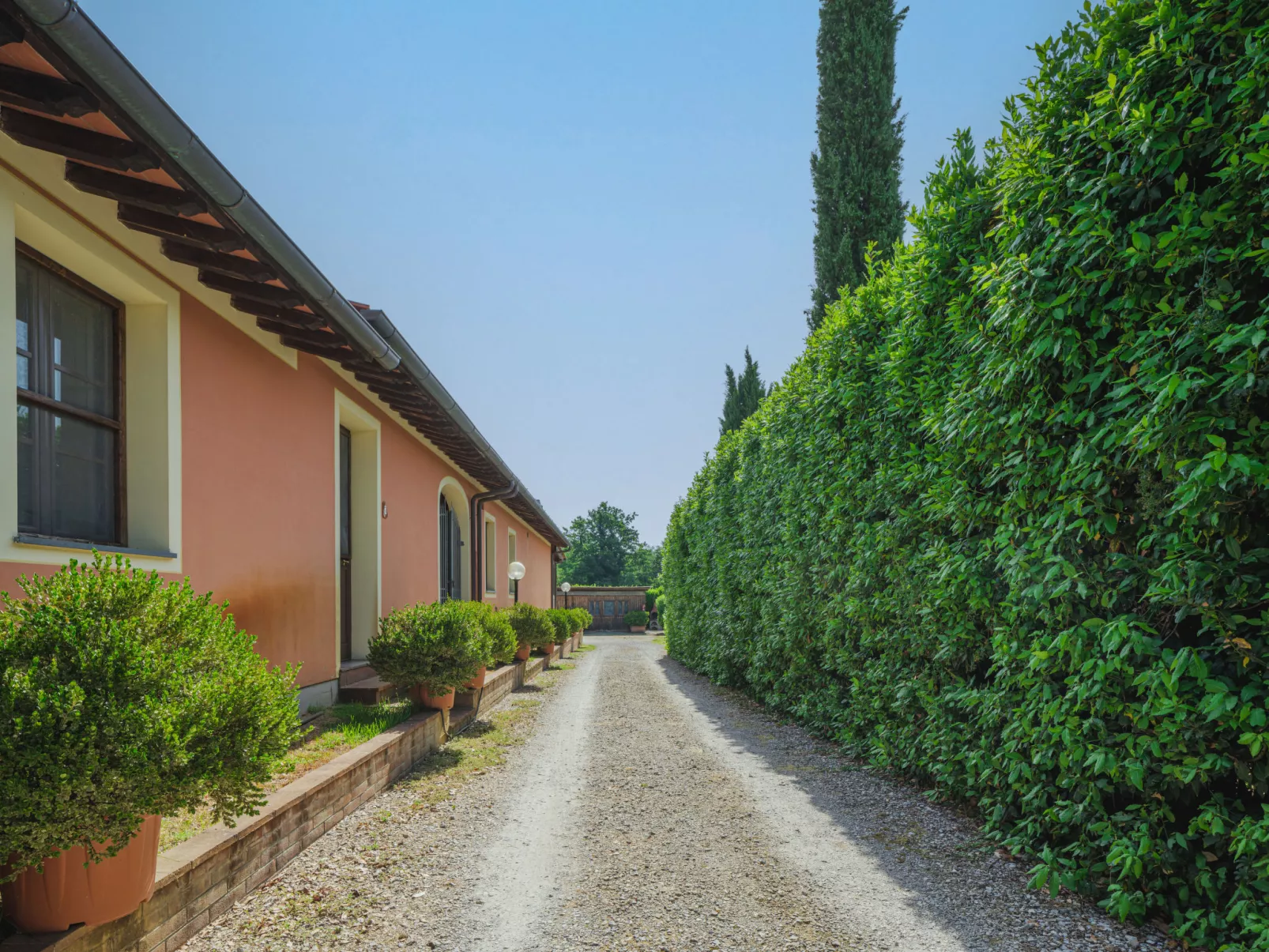 Ponziani-Outside