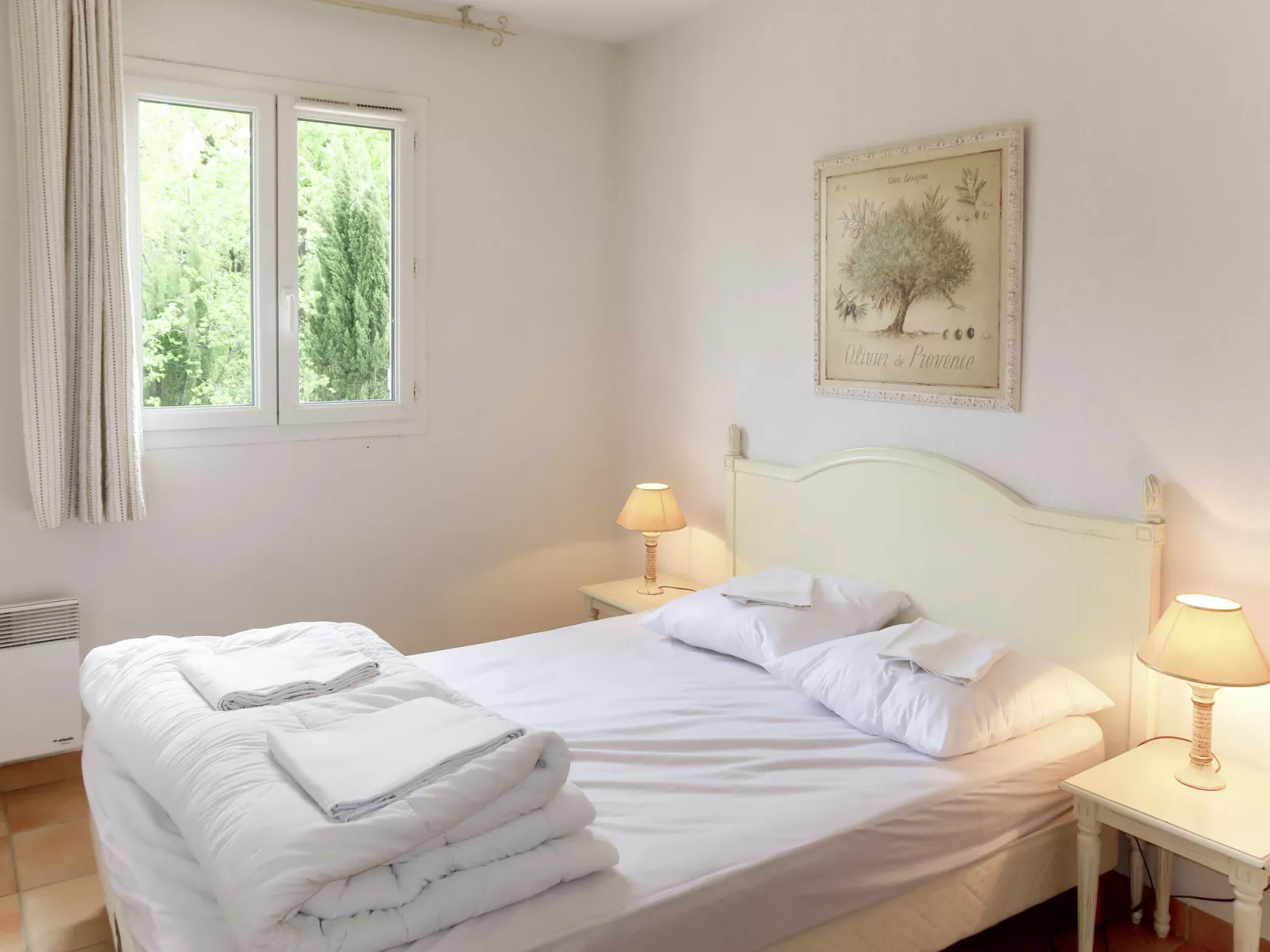 Les Bastides des Chaumettes-Inside