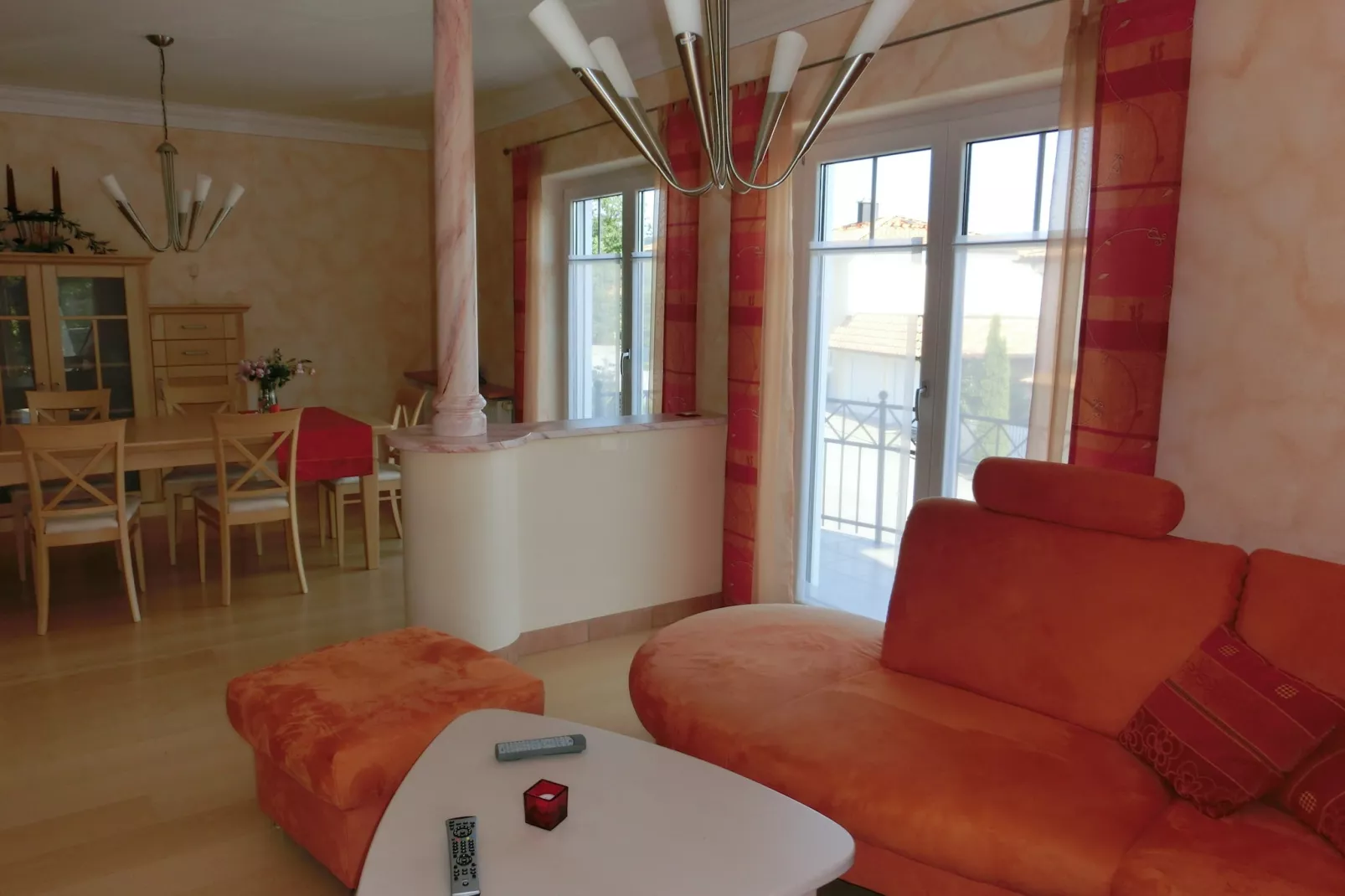 Sonnenhügel-Wohnzimmer