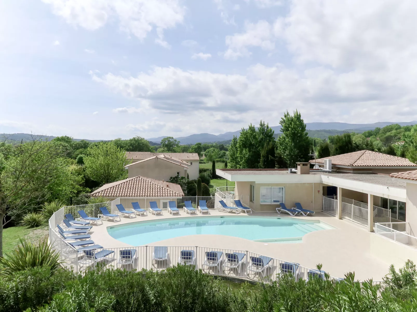 Les Bastides des Chaumettes-Outside