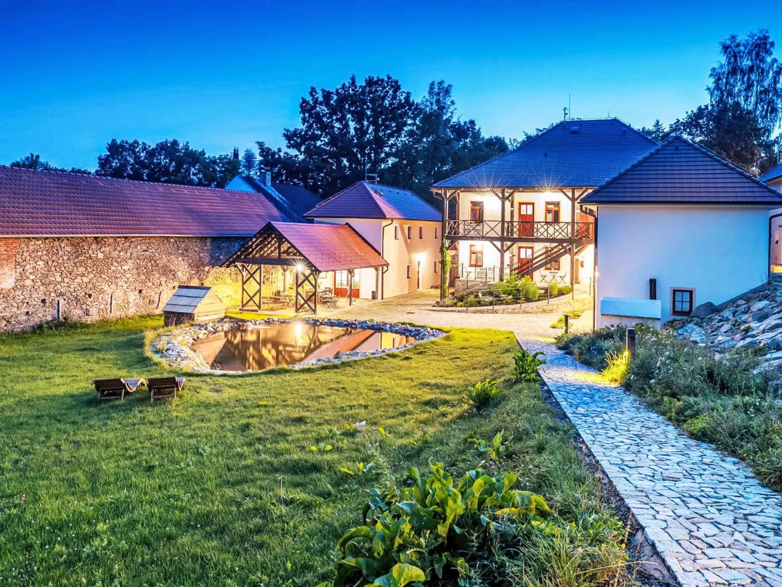 Zvonková-Outside