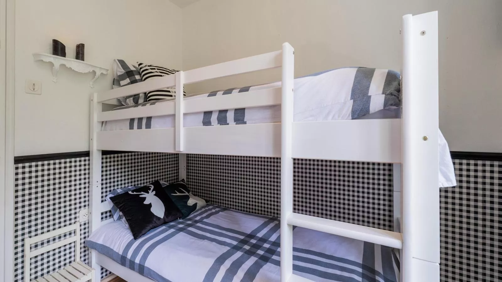 Mc Ghil-Bedroom