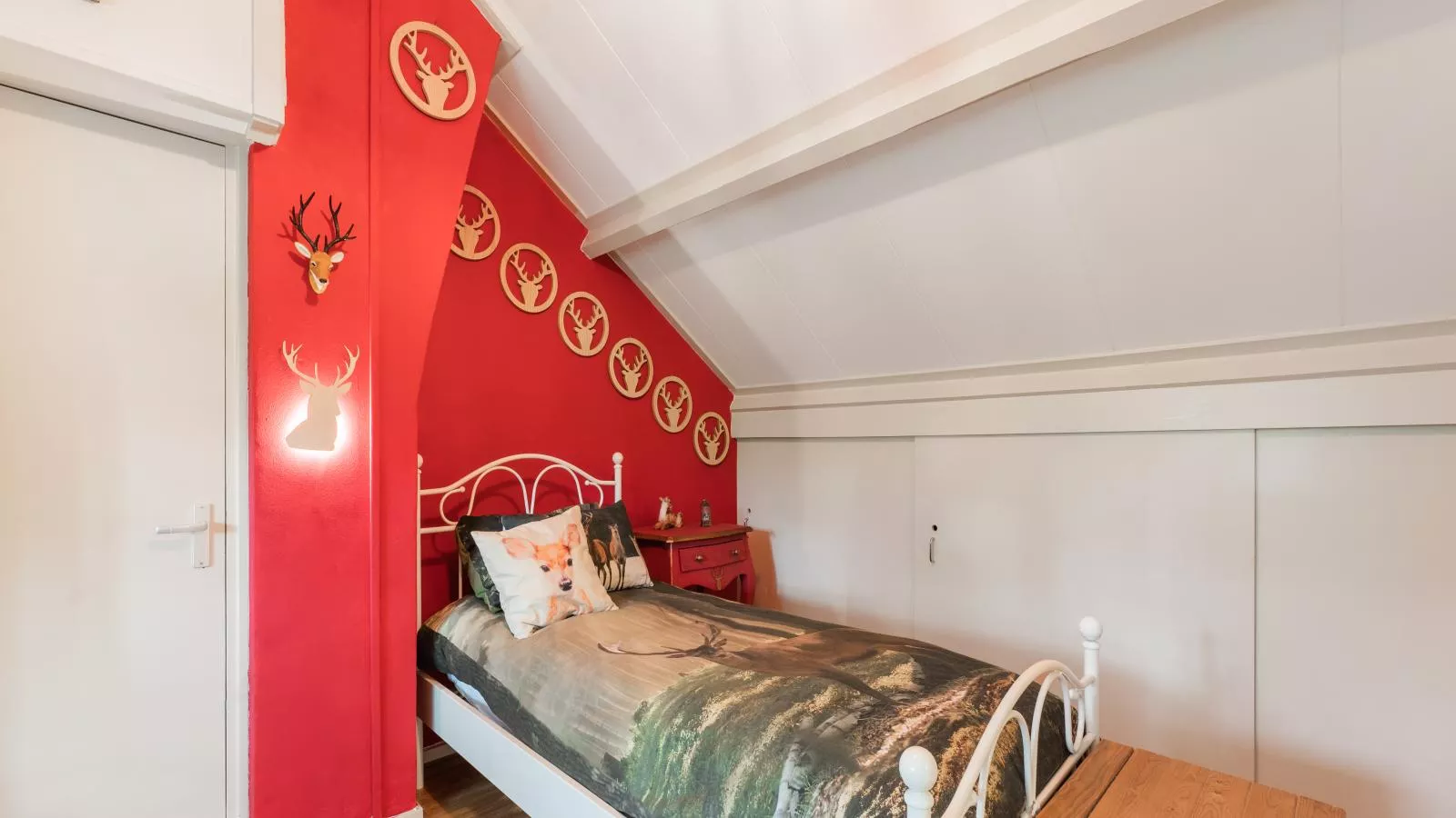 Mc Ghil-Bedroom