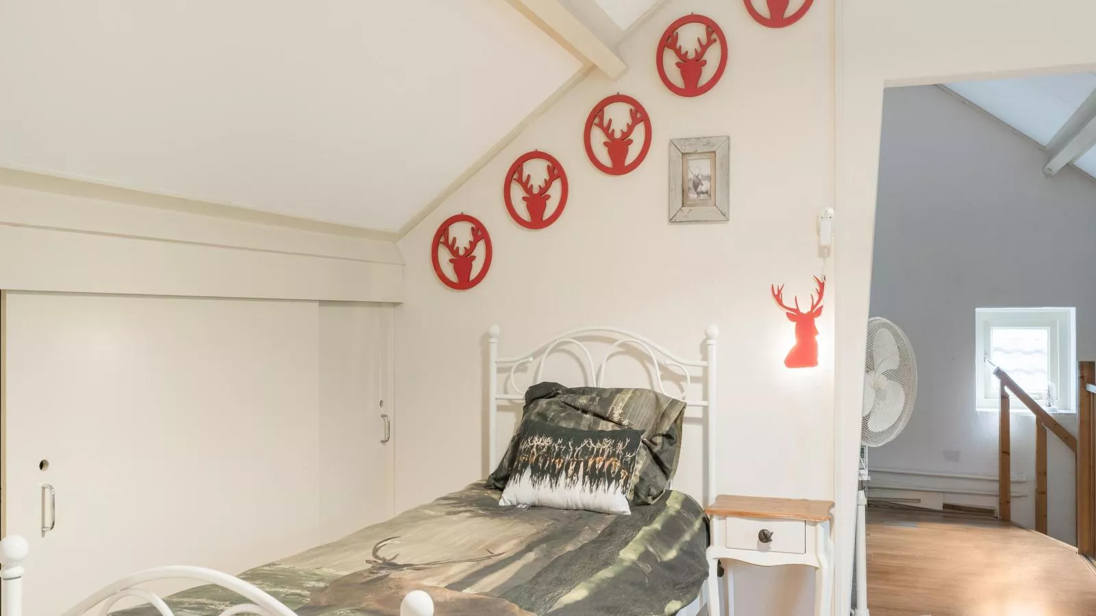 Mc Ghil-Bedroom