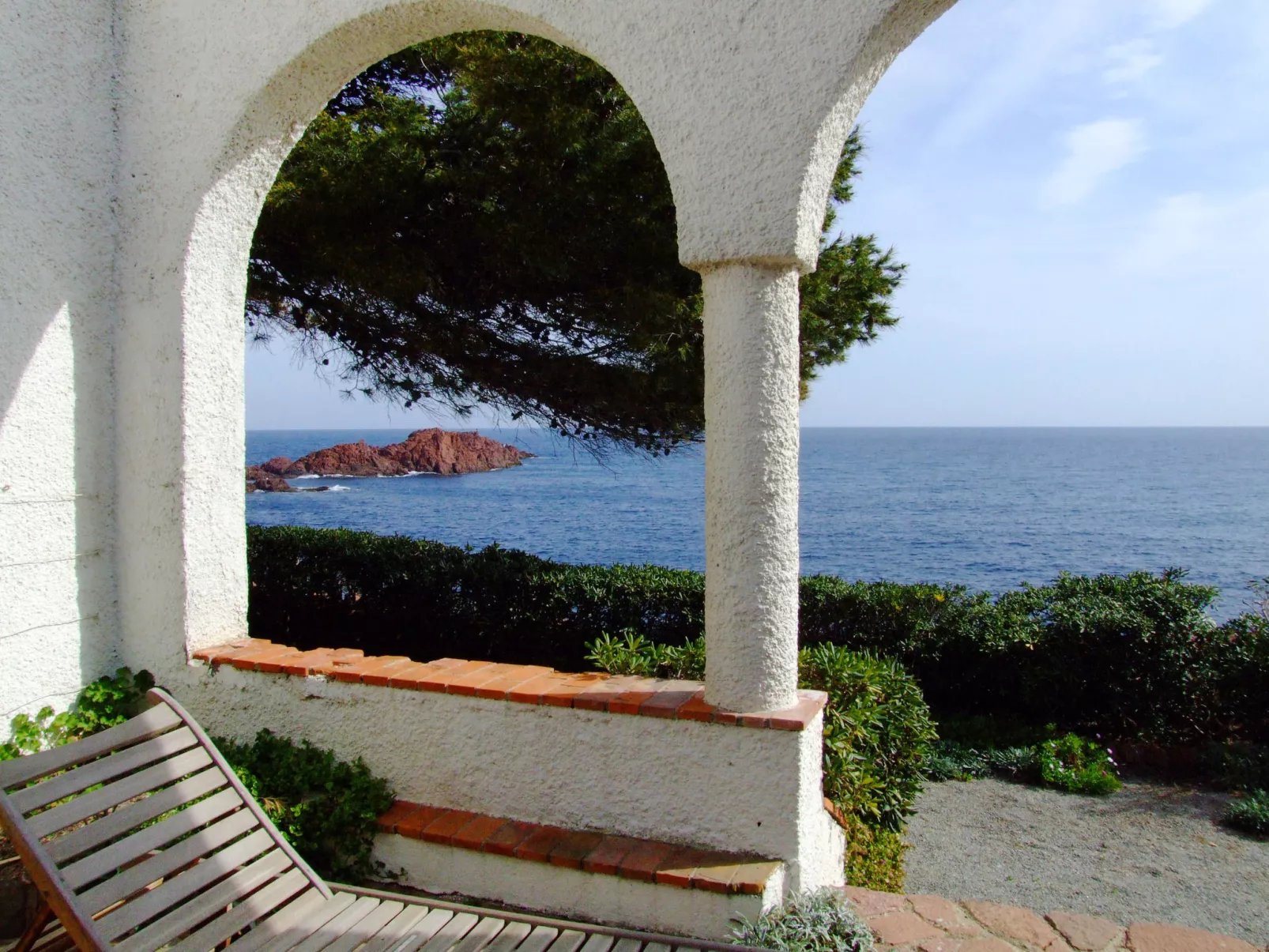 La Proue-Outside