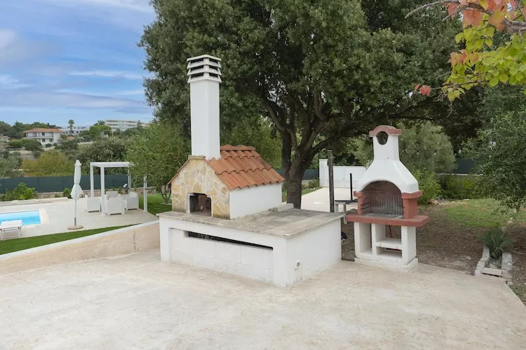 Villa dei Monti in Cisternino-Gardens summer