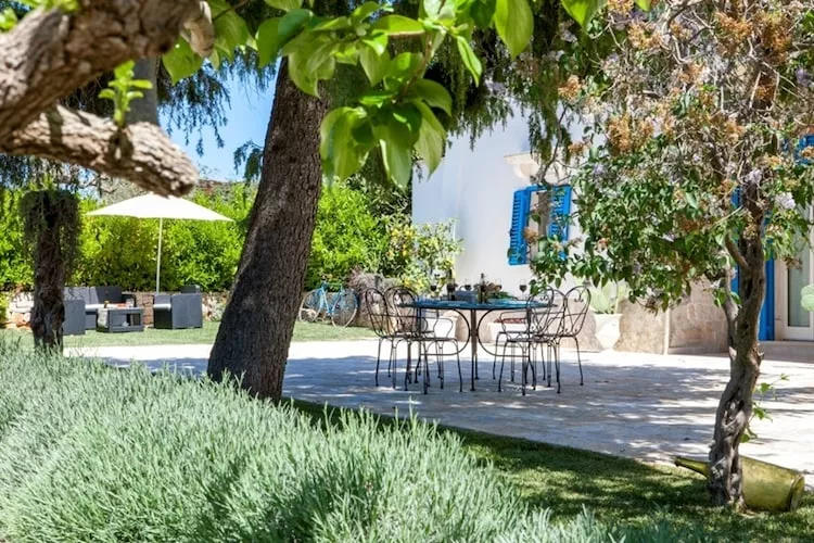 Villa Le Nacchere in Cisternino-Exterior summer