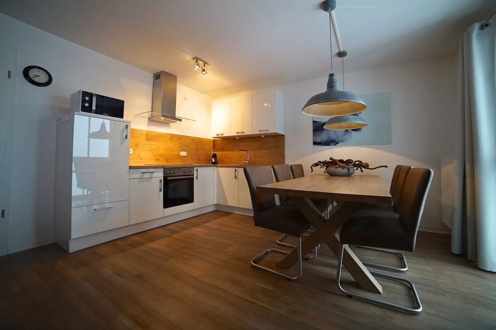 Apartment Am Postwiesen A-Dining room