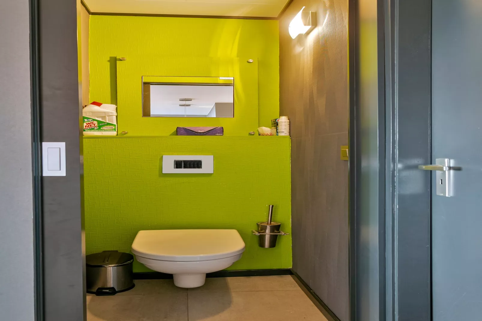 Apartment with 4 rooms and terrace-Image-tags.