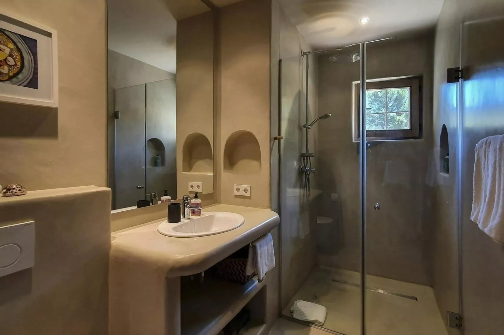 Can Moya-Bathroom