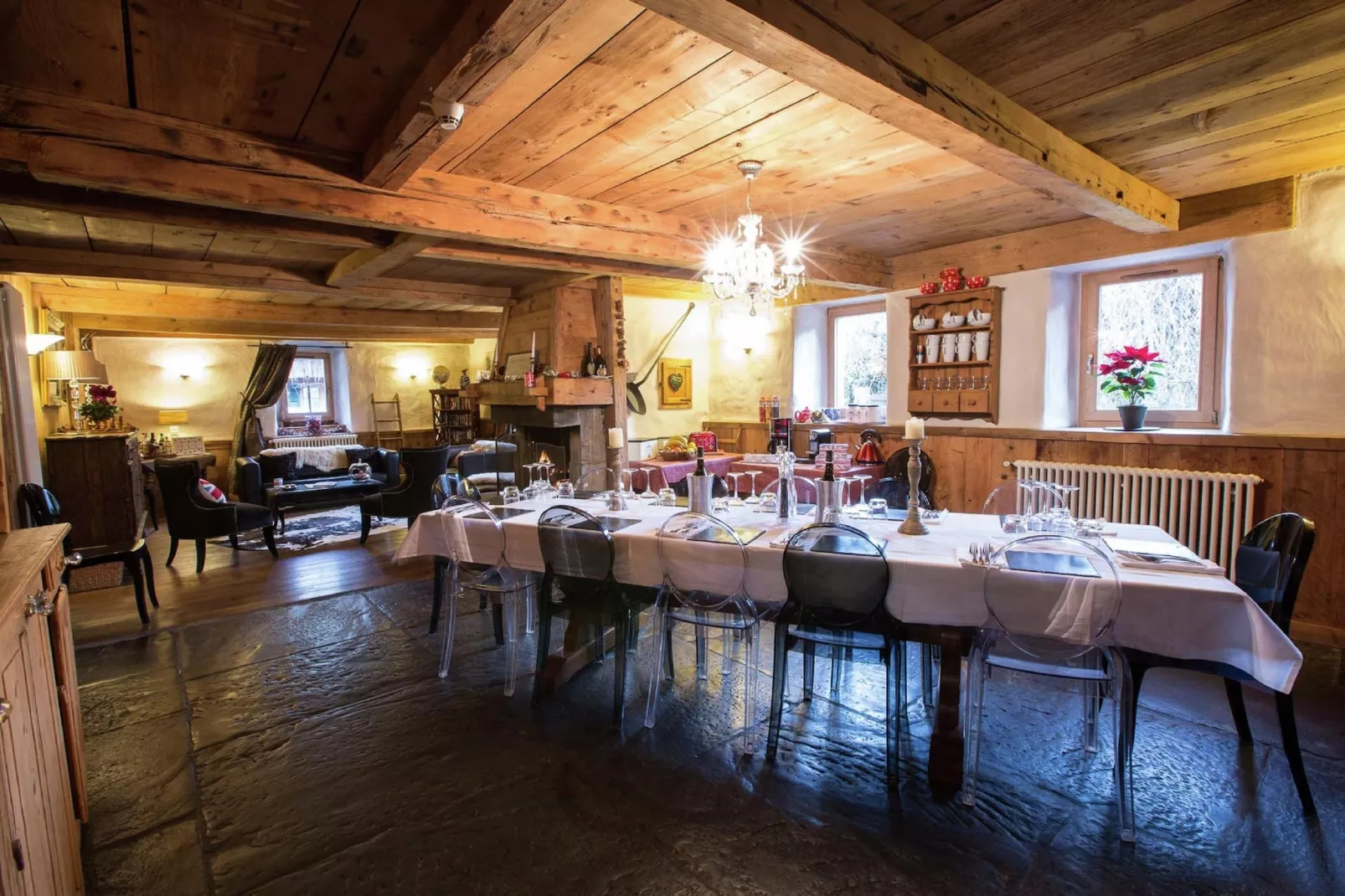 Chalet M-Dining room