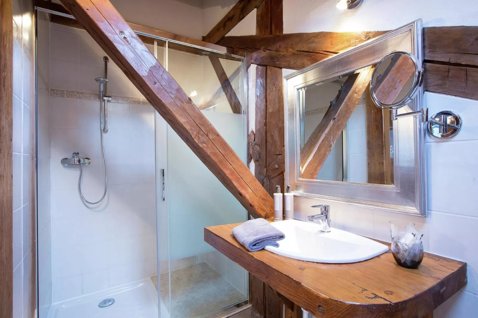 Chalet M-Bathroom