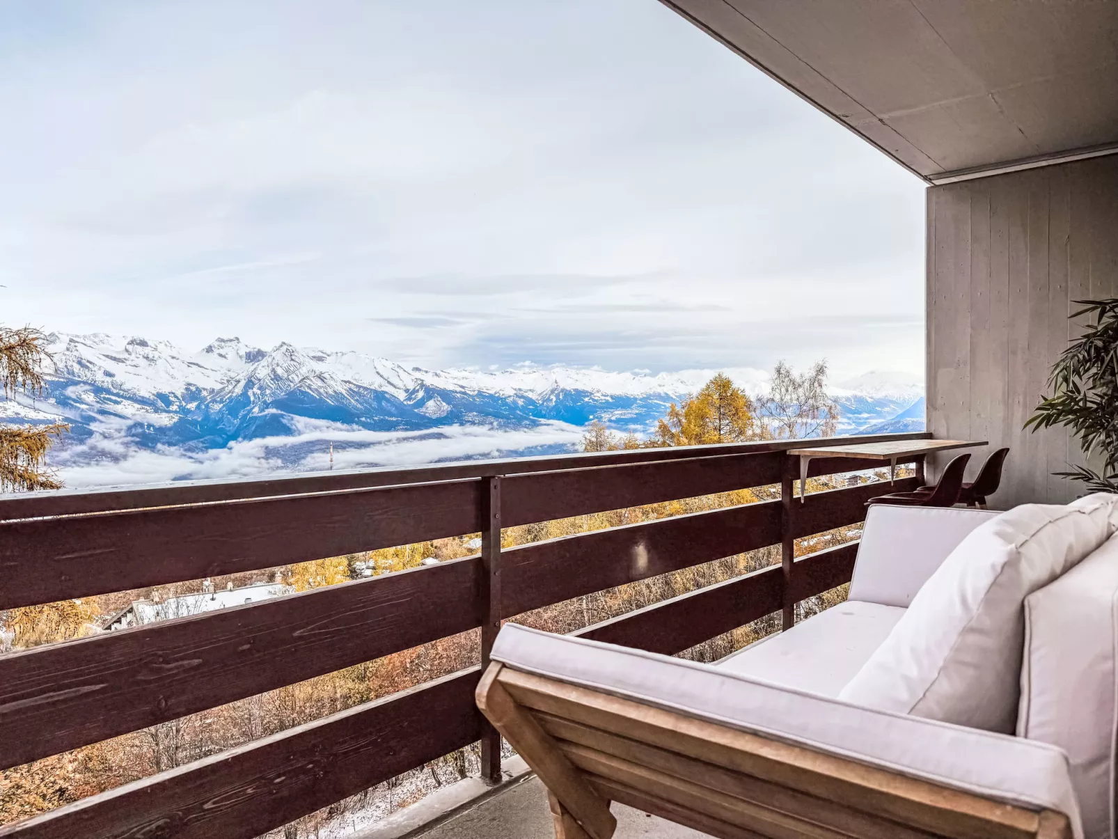Swiss alps Cocoon Cascade 5-Outside